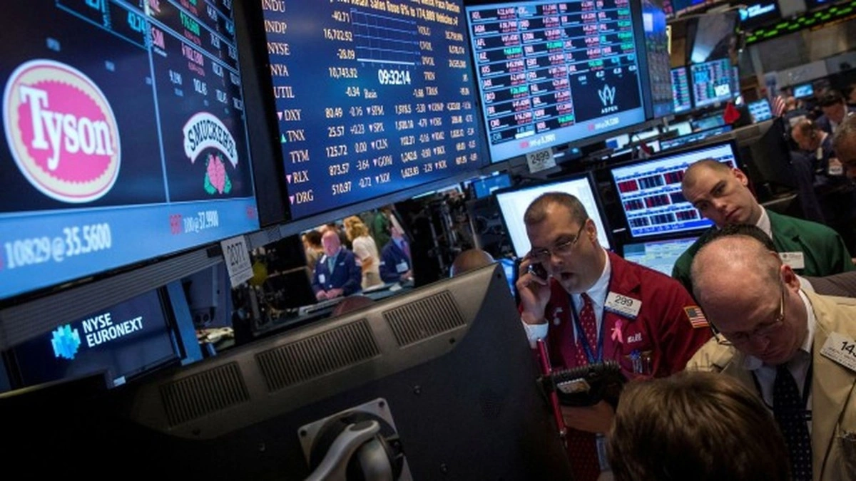 e5fdd124add74499 Wall St ends lower as tech rally stalls, AI fervor wanes after Nvidia results